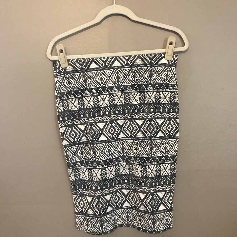 Patterned midi skirt